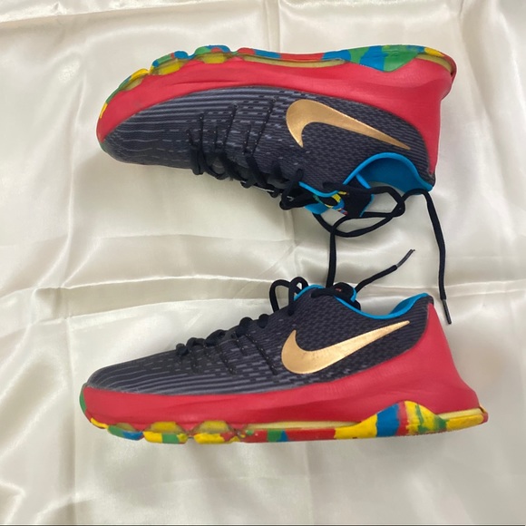 kyrie low top basketball shoes